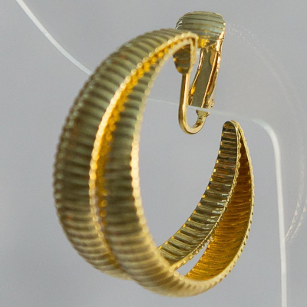VINTAGE Gold Tone Double Side By Side Ribbed Hoop Earrings CLIP ON STYLE